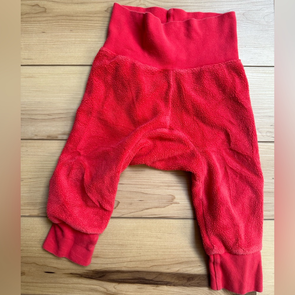 Zutano Cozie Fleece Cuff Pant in Red Size: 18 mo
Made